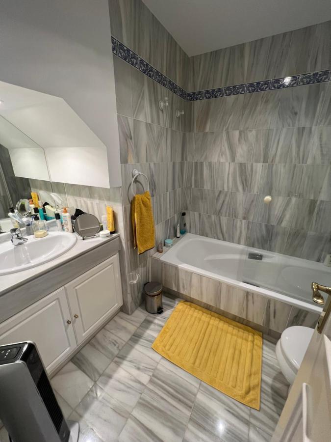 Marbella Luxueux Duplex 3 Ch.- 3 Bains - 155 M² + 100 M² Terrasses Appartement Estepona