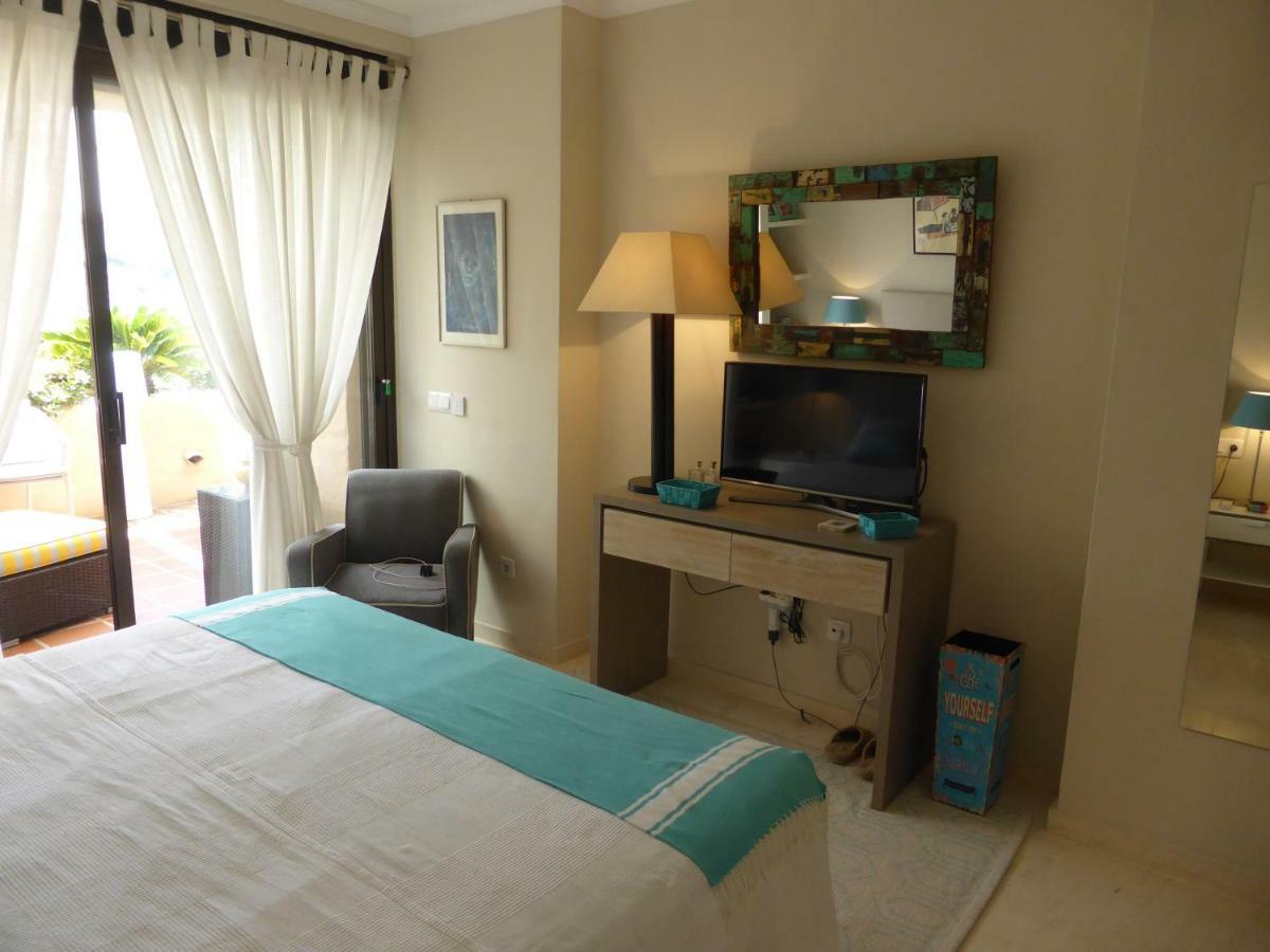 Marbella Luxueux Duplex 3 Ch.- 3 Bains - 155 M² + 100 M² Terrasses Appartement Estepona